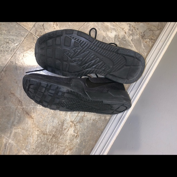 Nike shoes - Picture 4 of 5